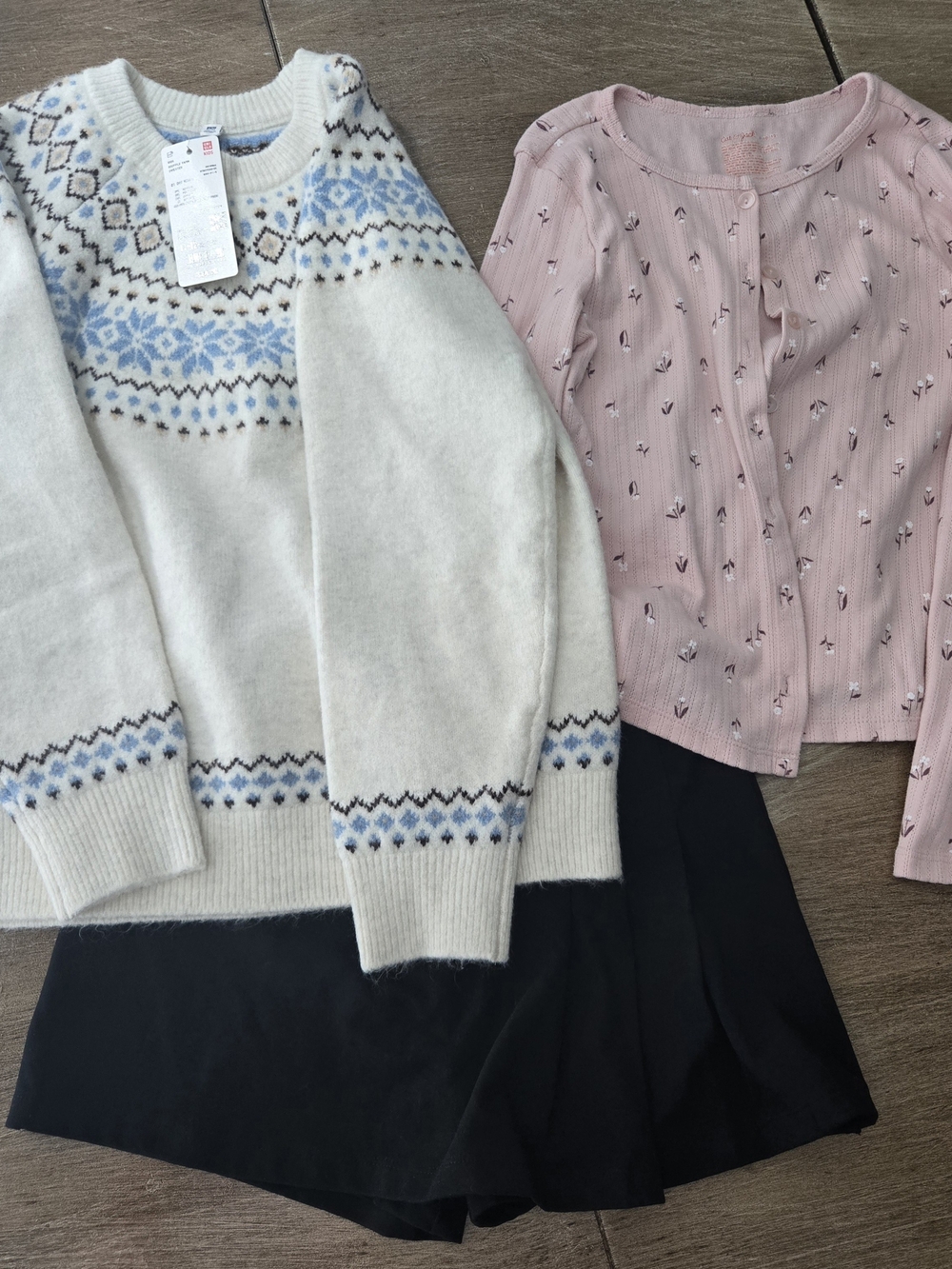 Lot Of 3 Girl's Size 12 Uniqlo Cream Fair Isle Sweater with Blue Accents